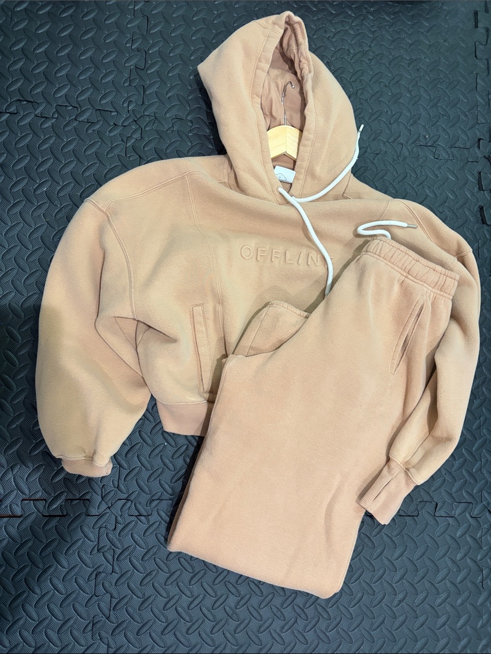 Offline Cloud Sweat Set